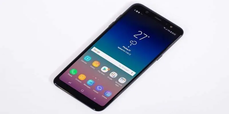 Mở hộp Samsung Galaxy A6+ tại Việt Nam, giá 8,99 triệu đồng